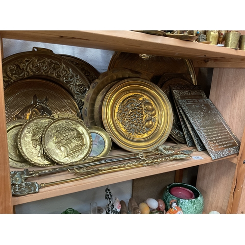 35 - Shelf metal ware