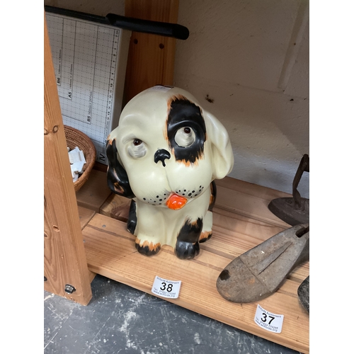 38 - Crown Devon 1930's dog