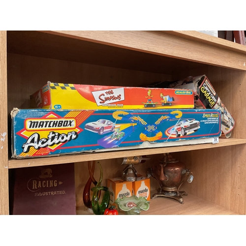 39 - Scalextric, carry case etc