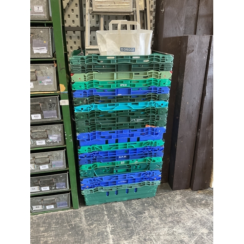 8 - Qty stacking crates