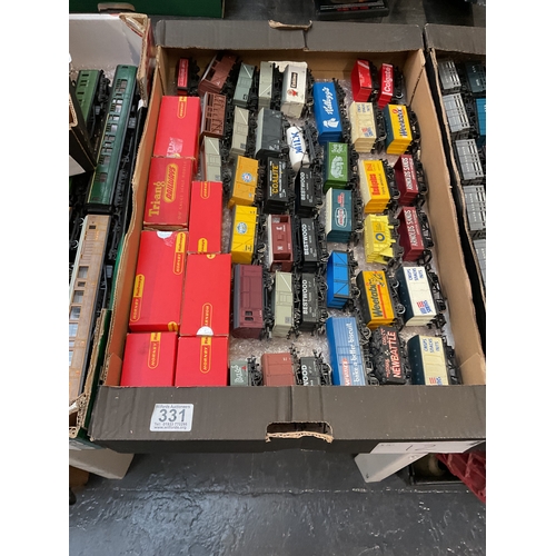 331 - Hornby carriages etc