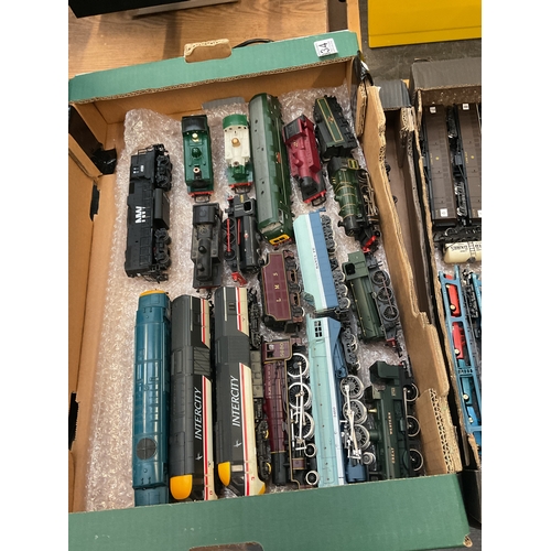 334 - Tray of locos