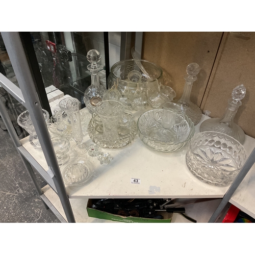 43 - Shelf glassware