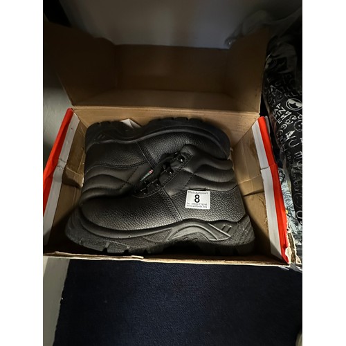 8 - New Size 6 Safety Boots