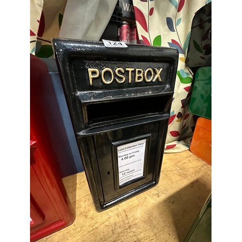 124 - H (35) Black post box