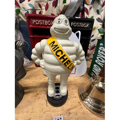 127 - H (89) 32cm Michelin man