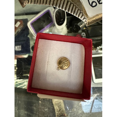 663 - 9ct St Christopher A/F 0.7g