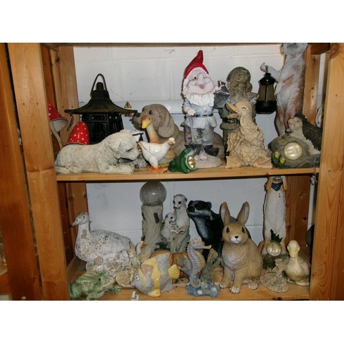 262 - 2 Shelves garden ornaments