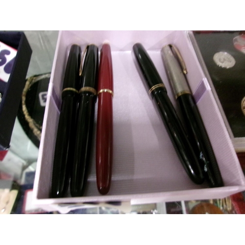 558 - 5 Assorted 14K Nibbed Fountain Pens