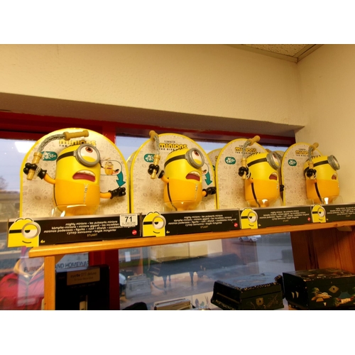 71 - 8 New minion toys