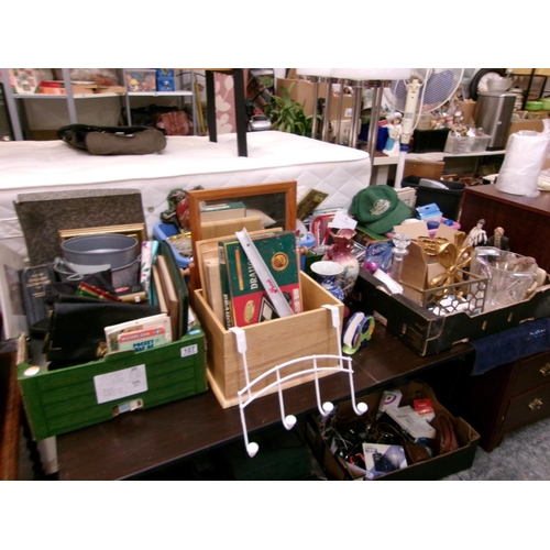 107 - Qty bric-a-brac