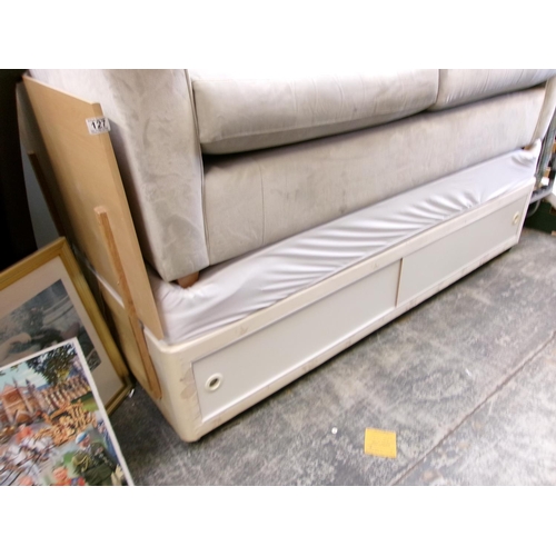 127 - Single divan bed