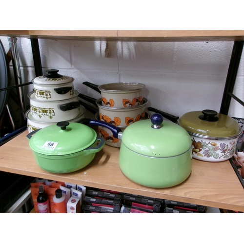 68 - Retro saucepans