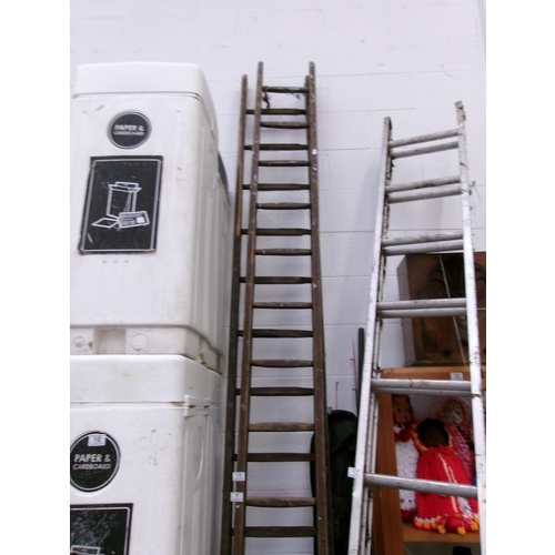 11 - Wooden double ladder.