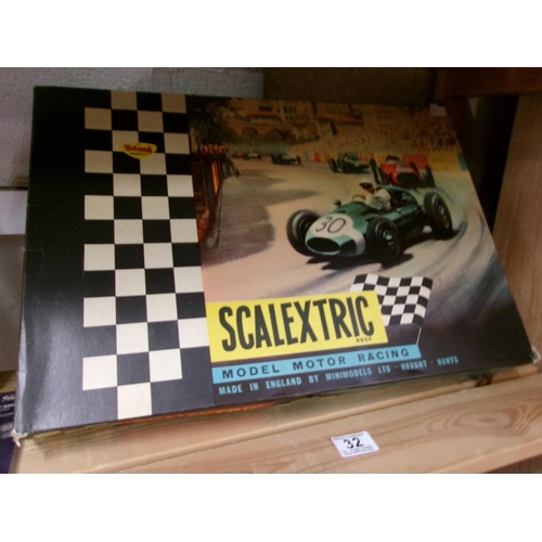 32 - Scalextric set 1960's