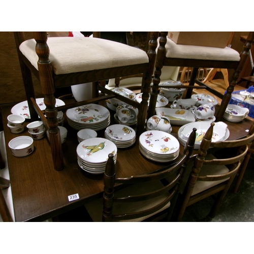 231 - 68pcs Royal Worcester Evesham ware