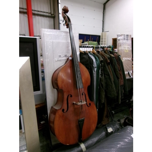 416 - Double bass.