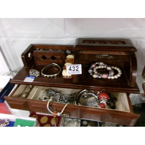 432 - Jewellery Box & Contents