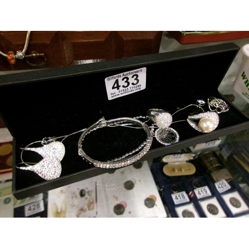 433 - Silver & Other Jewellery