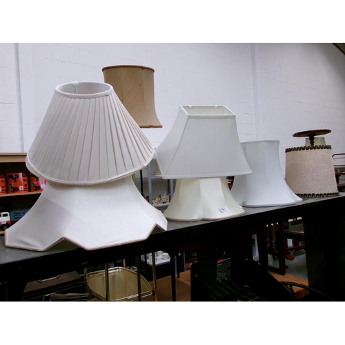 161 - Assorted lamp shades