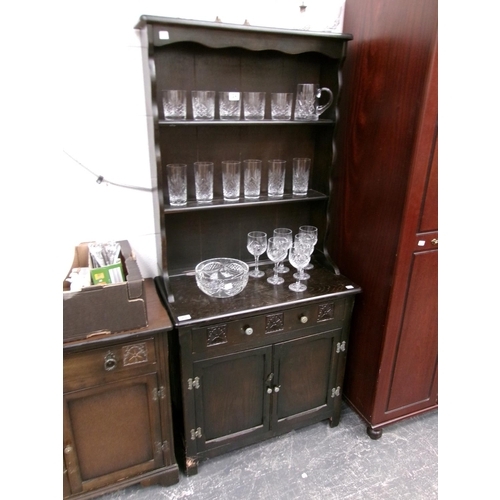 25 - Small oak dresser