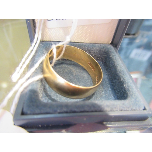 469 - 9ct gold wedding band 4.2g.