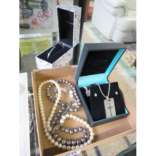 286 - Assorted Silver Jewellery