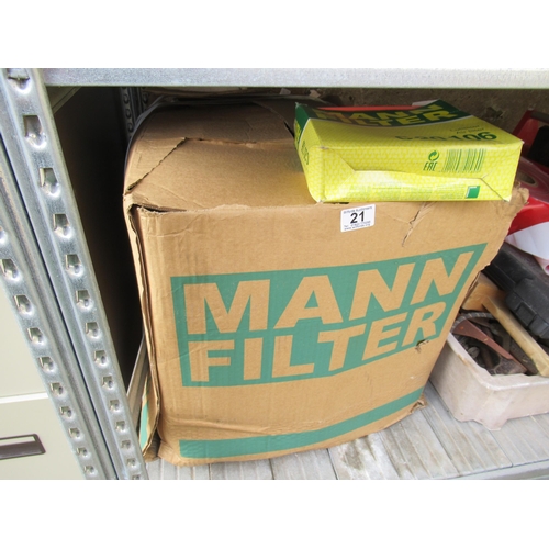 21 - LQ Assorted MANN Car Filters.