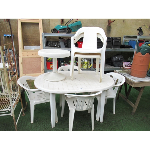 31 - Garden Table, 6 Chairs & Side Table