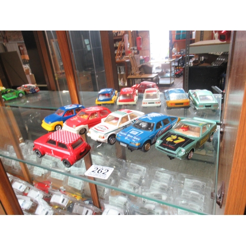 Lot De 6 Figurines Scalextric 1/32 + Ballots De Paille – Vintage, état Correct
