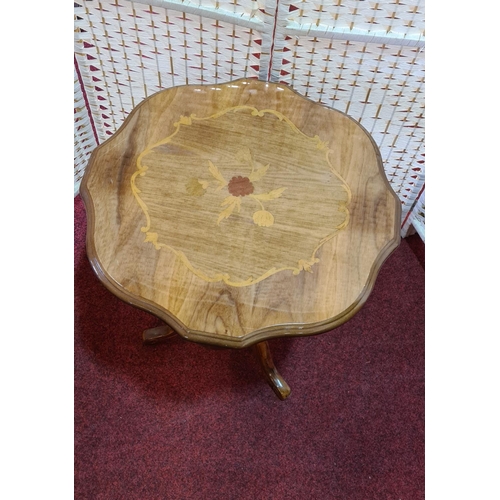 170 - Inlaid italian side table approx. 60x50 cm