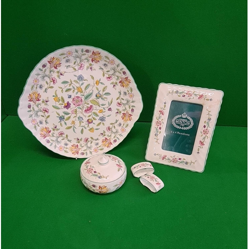 52 - 5 Minton pieces to include plates, photo frame, lidded dish and napkin rings