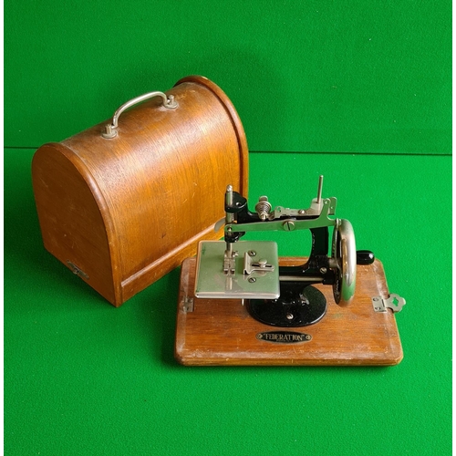 69 - Vintage Federation sewing machine