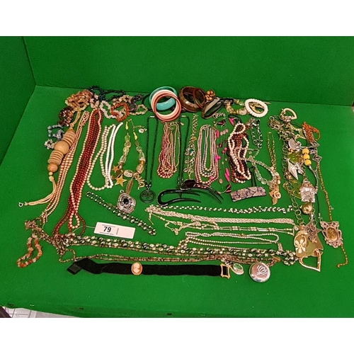 79 - Selection of vintage costume jewellery