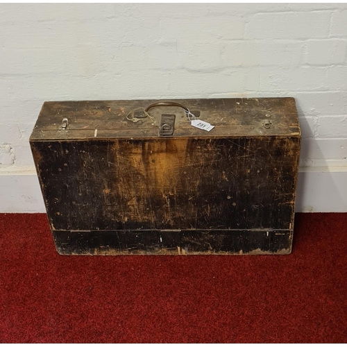 231 - Lovely wooden carpenters tool box containing a large amount of tools including vintage chisels, side... 