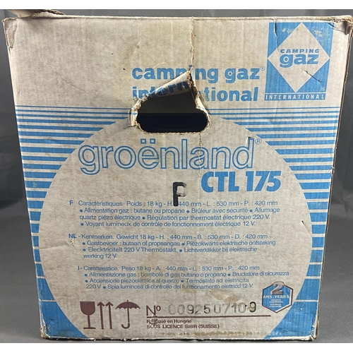 94 - Vintage Groeland CT175 caravan / camper cooler in original box. Mains electric and bottled gas power... 