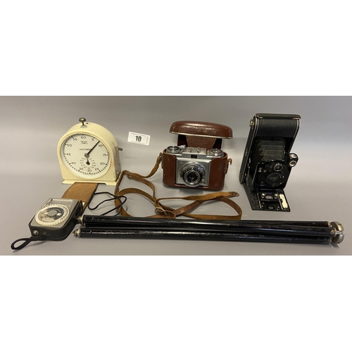 10 - 2 vintage Zeiss Ikon cameras: 1 being a Prontor SVS and  with excelsior tripod, smiths timer and a l... 