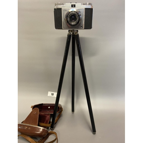 10 - 2 vintage Zeiss Ikon cameras: 1 being a Prontor SVS and  with excelsior tripod, smiths timer and a l... 