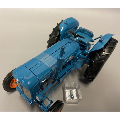 91 - 1:16 Fordson Power Major Tractor UH2640 by Universal hobbies