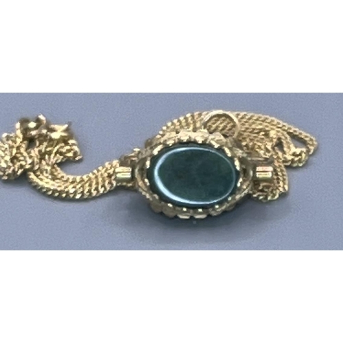 3 - Ornate 9ct gold revolving pendant on chain. Set with 3 oval cut agate stones. UK and Worldwide shipp... 
