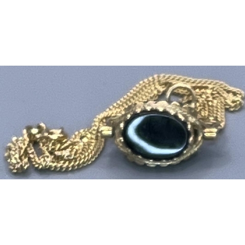 3 - Ornate 9ct gold revolving pendant on chain. Set with 3 oval cut agate stones. UK and Worldwide shipp... 