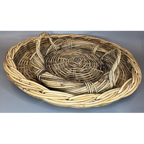 32 - Assorted wicker baskets. UK and Worldwide shipping available on this and all lots, please contact us... 