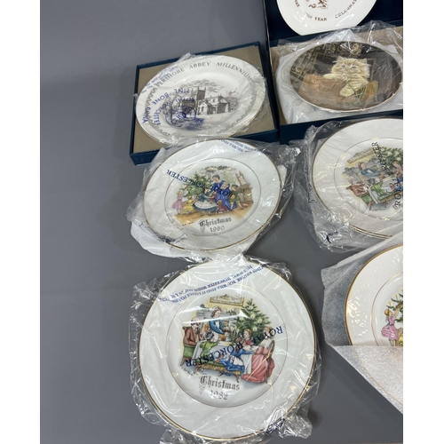 58 - Collectable plates, majority being Royal Worcester. UK and Worldwide shipping available on this and ... 