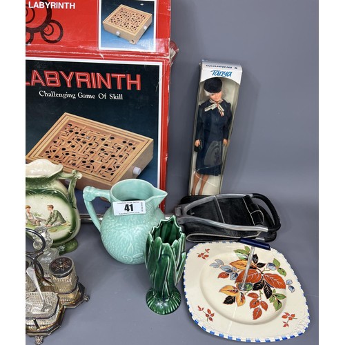 41 - Assorted collectable vintage items. UK and Worldwide shipping available on this and all lots, please... 