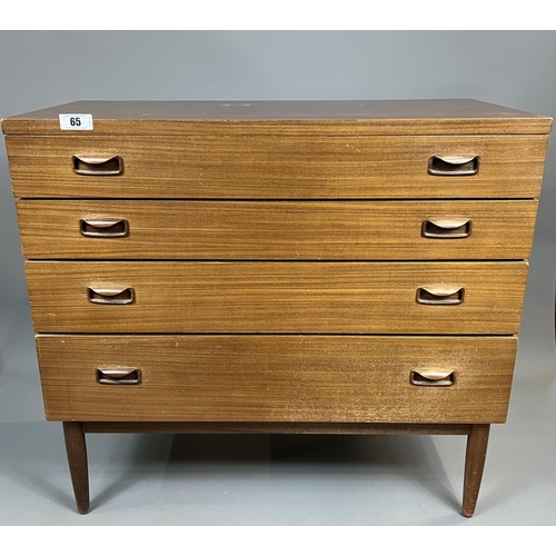 65 - Mid century chest of 4 drawers by Righton measuring 92x85x46 cm