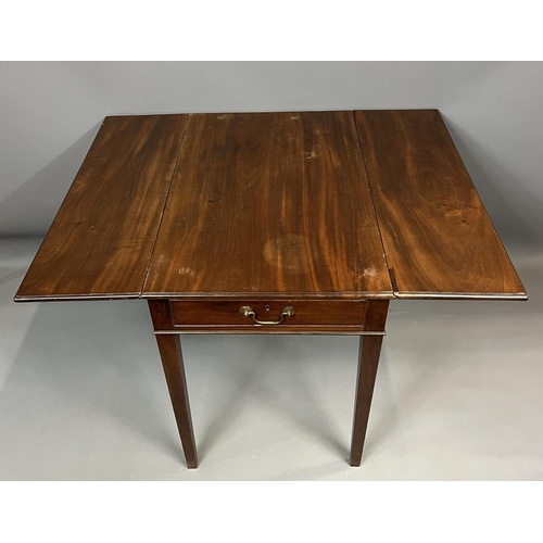 134a - Pembroke table 65x96x76 cm