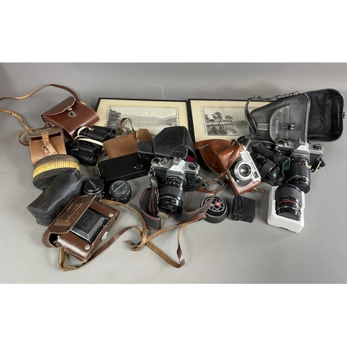 137 - Vintage Camera lot. Shipping group (C)