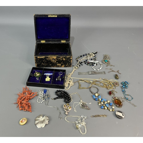 196 - Good selection of costume jewellery in a vintage jewellery box with key. Shipping Group (A).