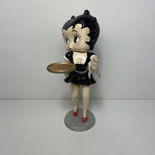 2 - Metal figurine of Betty Boop. Measuring 32cm. Shipping group (B), optional combined shipping or coll... 