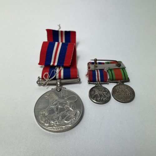 14 - 1939-45 War Medal medal together with 2 miniatures including War Medal & Defence Medal. Shipping... 